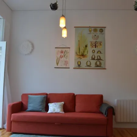 Old In New Apartment Porto